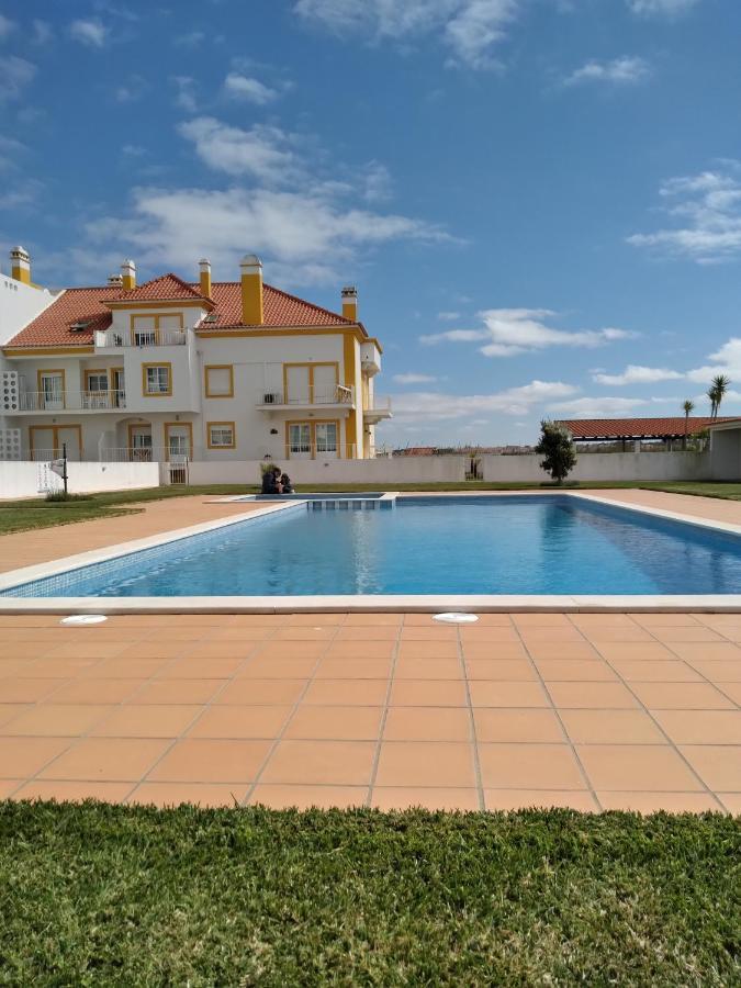 Palmeiras Apartement - T1 Com Piscina Baleal Eksteriør bilde
