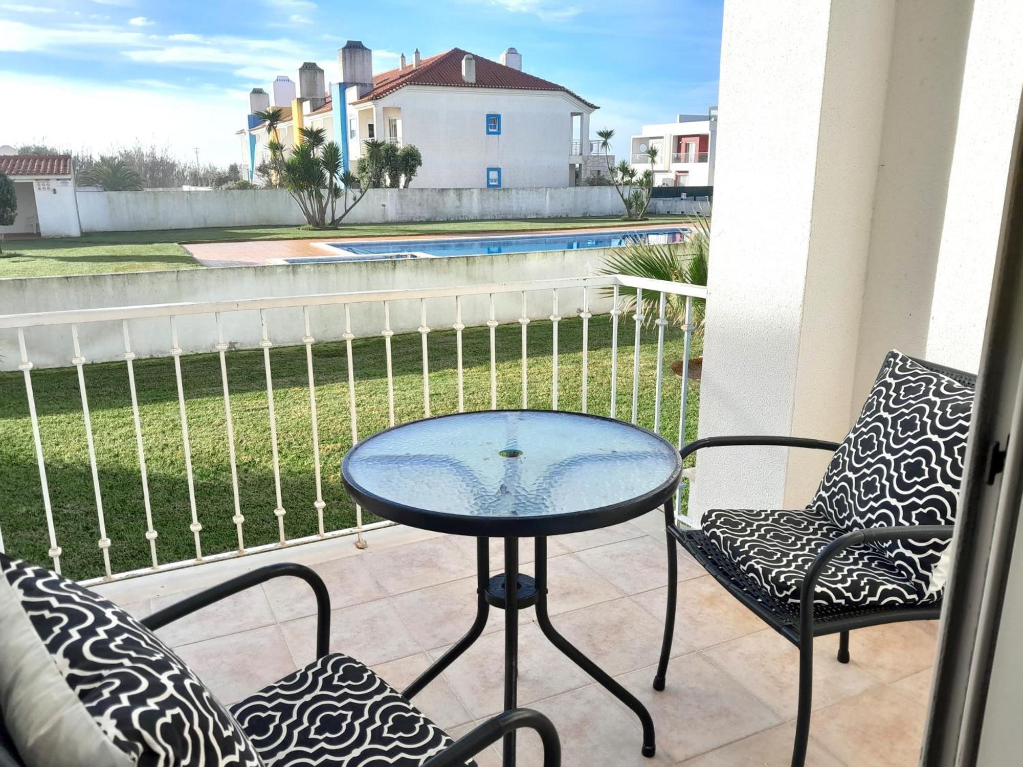 Palmeiras Apartement - T1 Com Piscina Baleal Eksteriør bilde